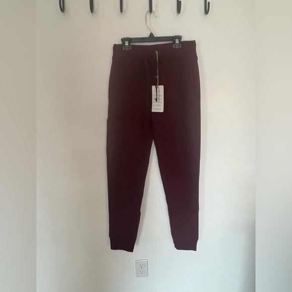 Mandala XS scrub bottoms NWT fired brick matches FIGS burgundy top - Picture 3 of 5